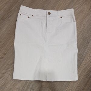 Lilly Pulitzer White Skirt With Floral Pocket Detail Size 4